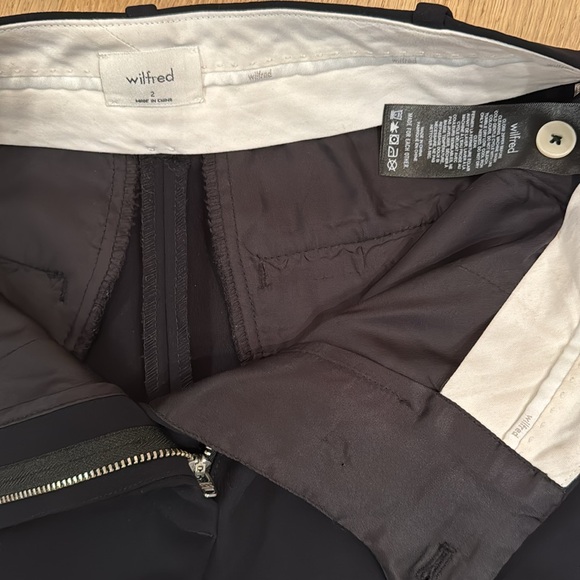 Aritzia Wilfred Anthem Short - Picture 4 of 4